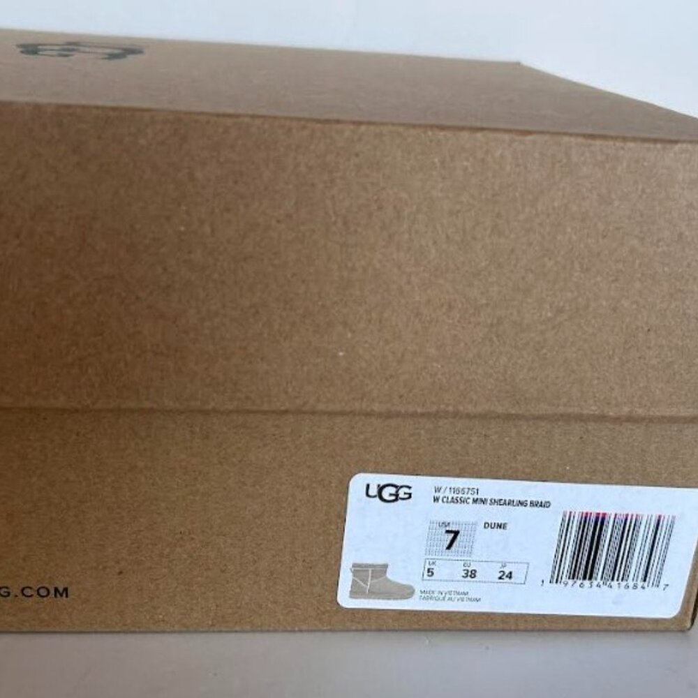 UGG Women's Classic Mini Shearling Braid Boots Dune 7 New in Box - Picture 15 of 15